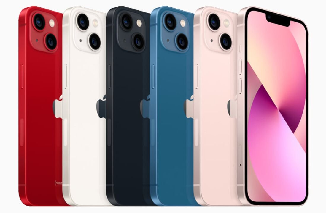 Best-Free-iPhone-13-Mockups iPhone 13 - Image 1